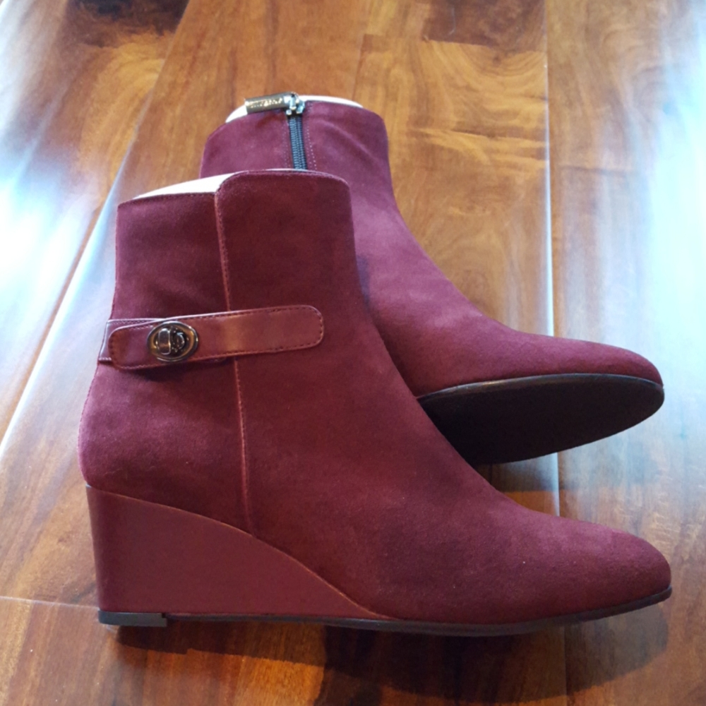 NEW Aquatalia Julianna Suede Wedge Booties - Picture 9 of 13